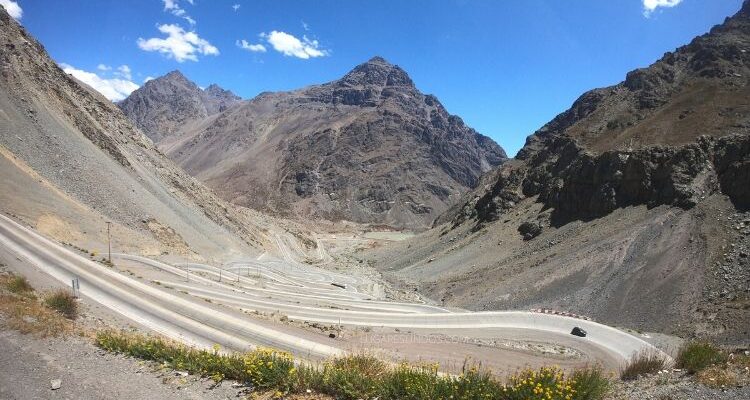 Estrada Los Caracoles Chile